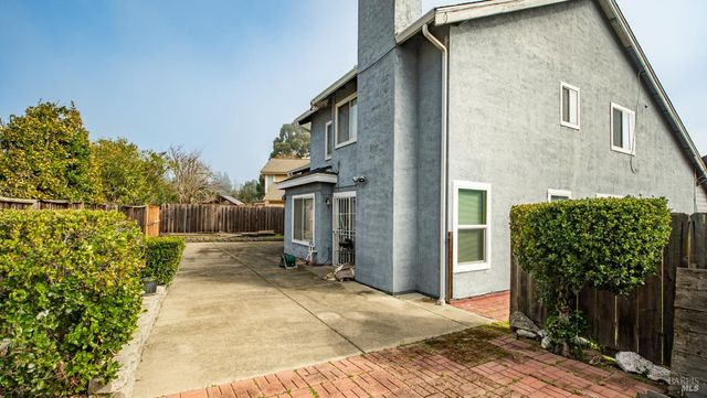 22 Brighton Dr, Vallejo, CA 94591