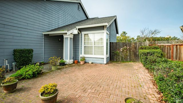 22 Brighton Dr, Vallejo, CA 94591
