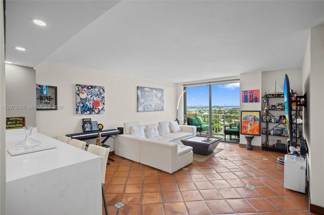 2350 NE 135th Street 1204, North Miami, FL 33181