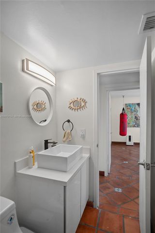 2350 NE 135th Street 1204, North Miami, FL 33181