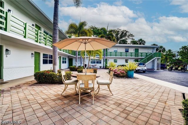 975 9th AVE S 11, Naples, FL 34102