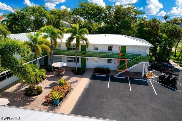 975 9th AVE S 11, Naples, FL 34102