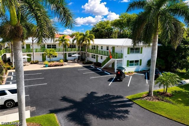975 9th AVE S 11, Naples, FL 34102