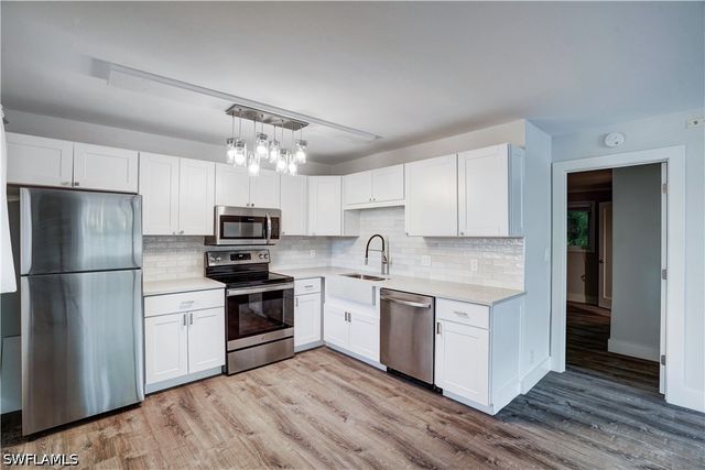 975 9th AVE S 11, Naples, FL 34102
