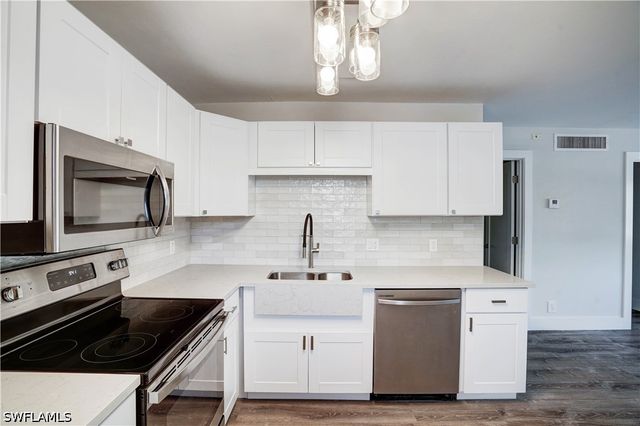 975 9th AVE S 11, Naples, FL 34102