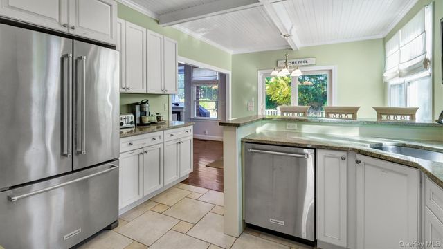 38 Bridle Path, Westhampton Beach, NY 11978