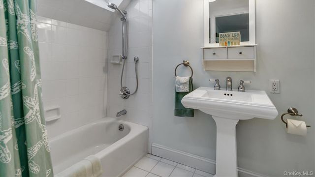 38 Bridle Path, Westhampton Beach, NY 11978