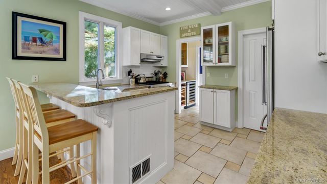 38 Bridle Path, Westhampton Beach, NY 11978