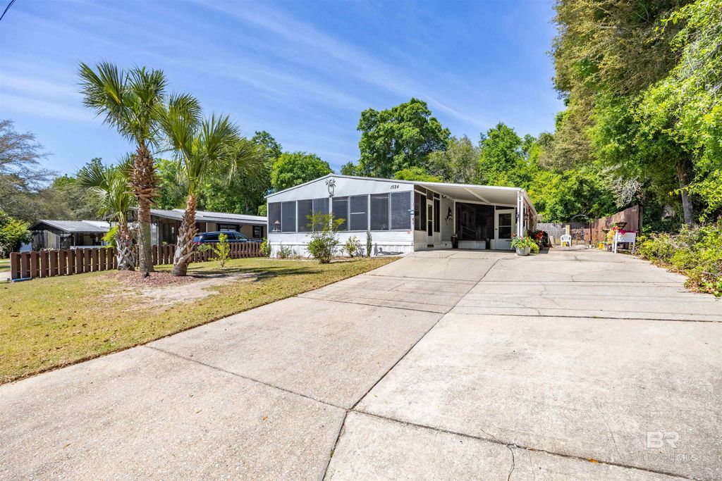1524 Valencia Drive, Lillian, AL 36549