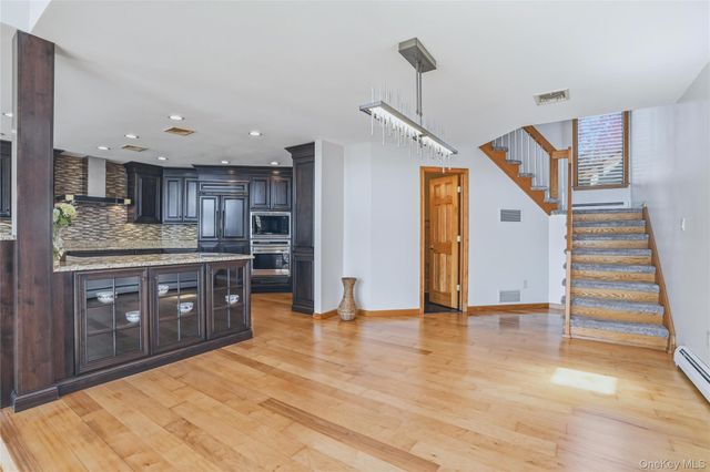 739 Hewitt Lane, New Windsor, NY 12553