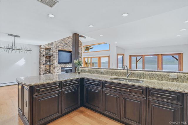 739 Hewitt Lane, New Windsor, NY 12553