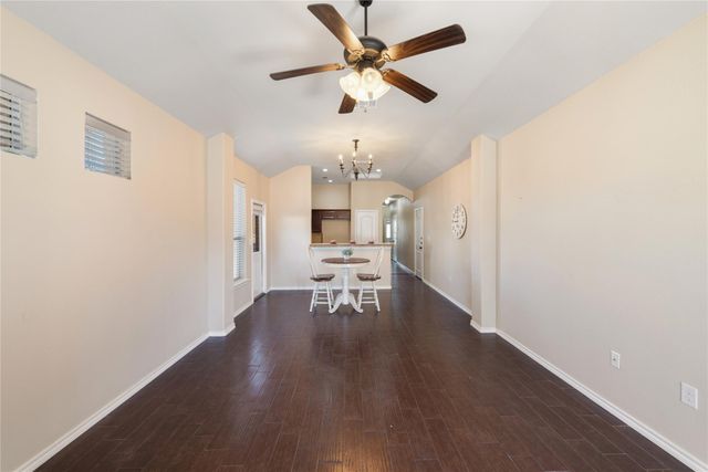 101 Creekside Villa DR, Kyle, TX 78640