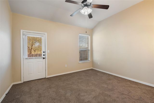 101 Creekside Villa DR, Kyle, TX 78640