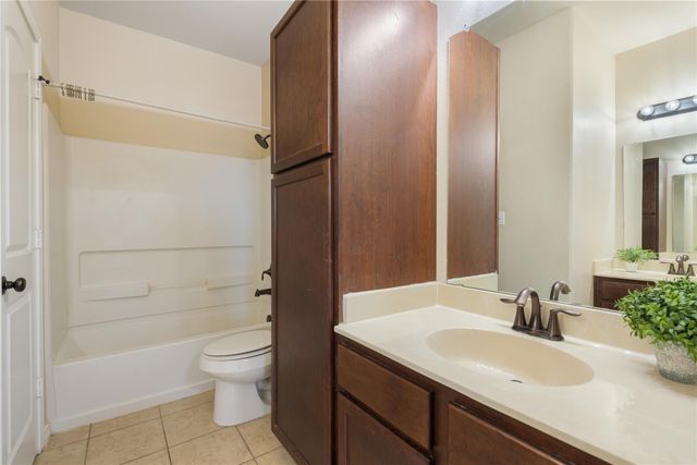 101 Creekside Villa DR, Kyle, TX 78640