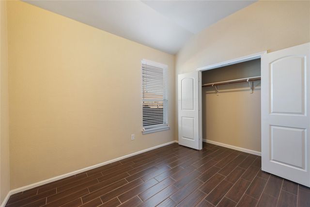 101 Creekside Villa DR, Kyle, TX 78640