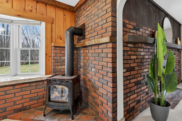 405 N River Road, Epping, NH 03042