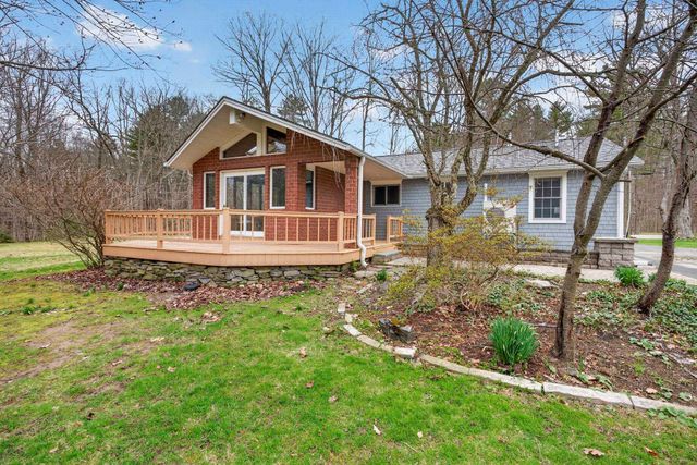 405 N River Road, Epping, NH 03042
