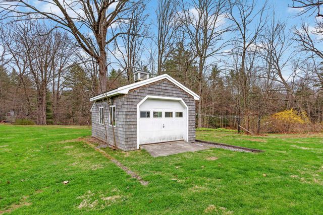 405 N River Road, Epping, NH 03042