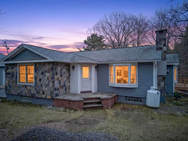 405 N River Road, Epping, NH 03042
