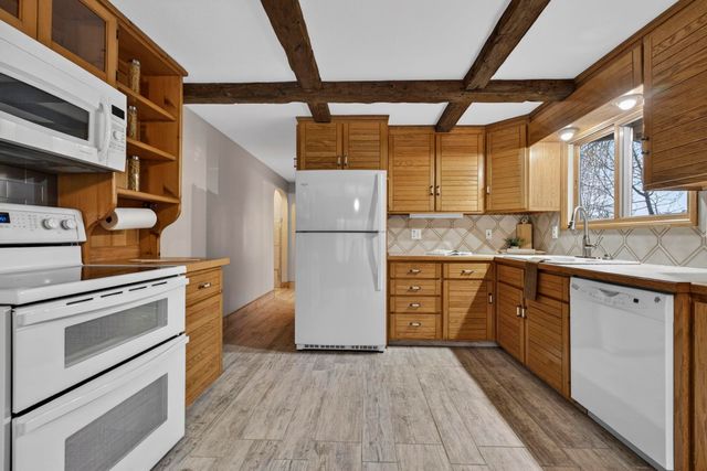 405 N River Road, Epping, NH 03042