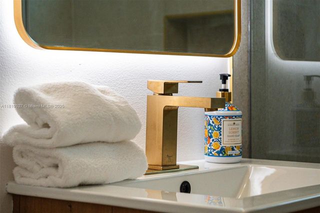 12325 NE 11th Pl, North Miami, FL 33161