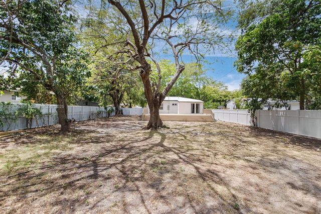 12325 NE 11th Pl, North Miami, FL 33161