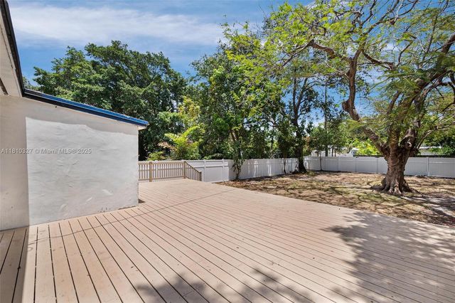 12325 NE 11th Pl, North Miami, FL 33161