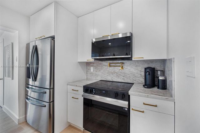 12325 NE 11th Pl, North Miami, FL 33161