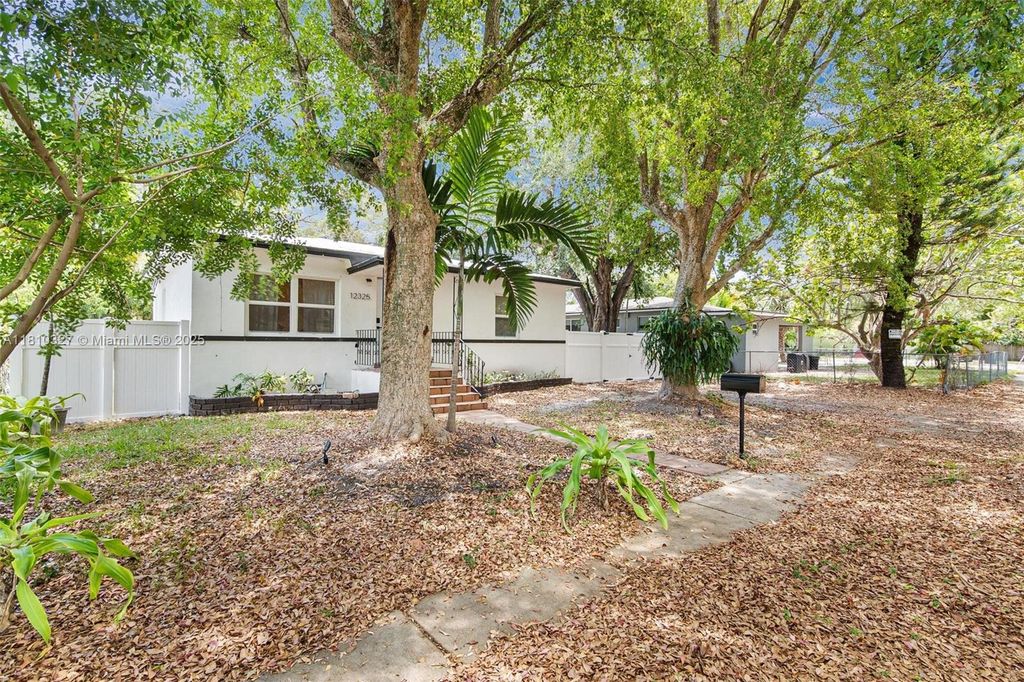 12325 NE 11th Pl, North Miami, FL 33161