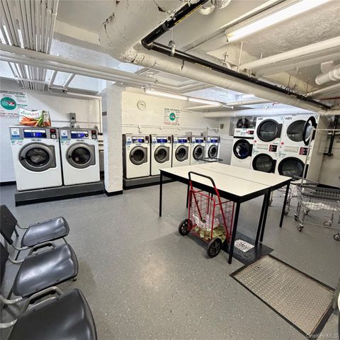 34-40 78th St 1E, Jackson Heights, NY 11372