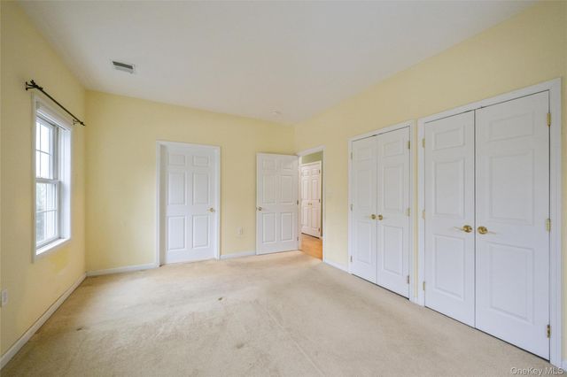 92 Pond View, Port Washington, NY 11050