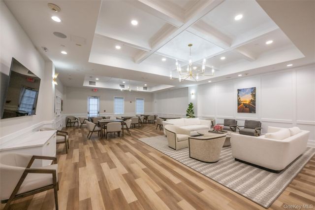 92 Pond View, Port Washington, NY 11050