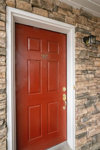 92 Pond View, Port Washington, NY 11050