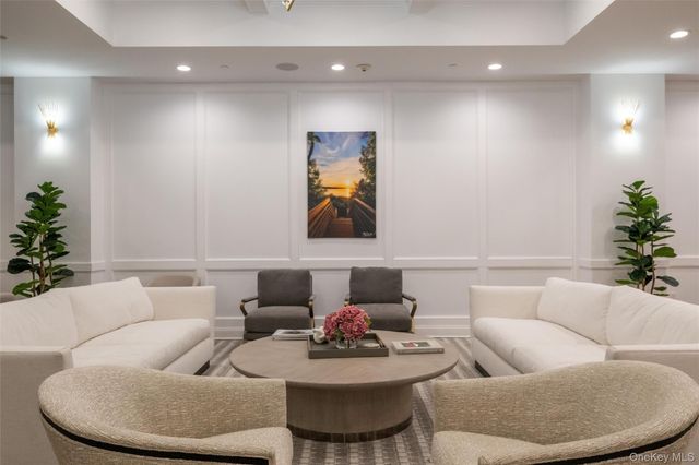 92 Pond View, Port Washington, NY 11050