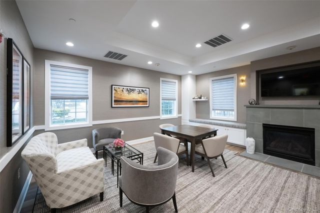 92 Pond View, Port Washington, NY 11050