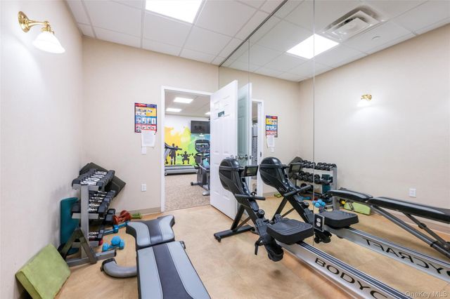 92 Pond View, Port Washington, NY 11050