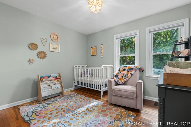 1074 Washtenaw Drive NE, Grand Rapids, MI 49505