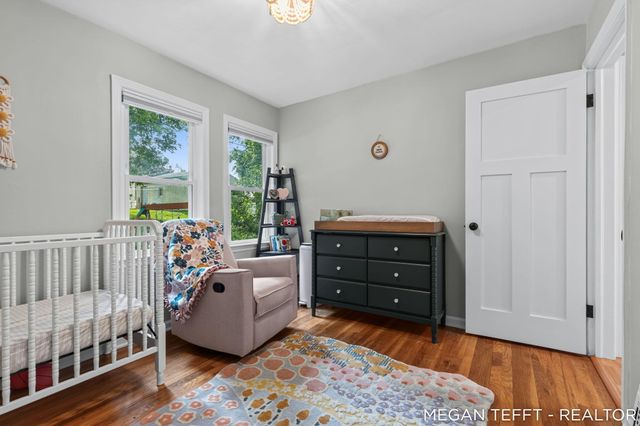 1074 Washtenaw Drive NE, Grand Rapids, MI 49505