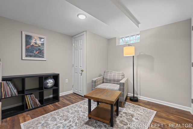 1074 Washtenaw Drive NE, Grand Rapids, MI 49505