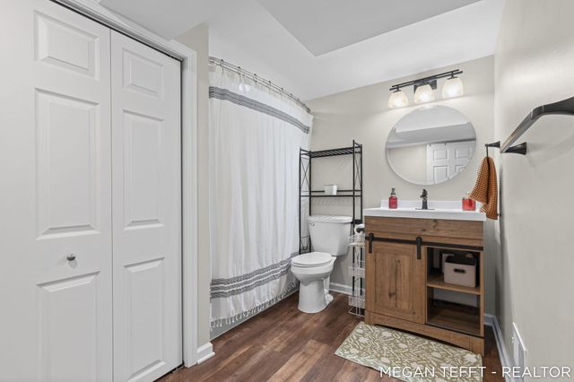 1074 Washtenaw Drive NE, Grand Rapids, MI 49505