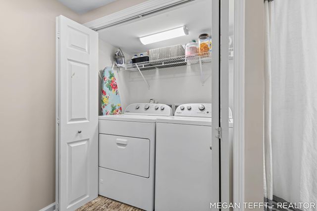 1074 Washtenaw Drive NE, Grand Rapids, MI 49505