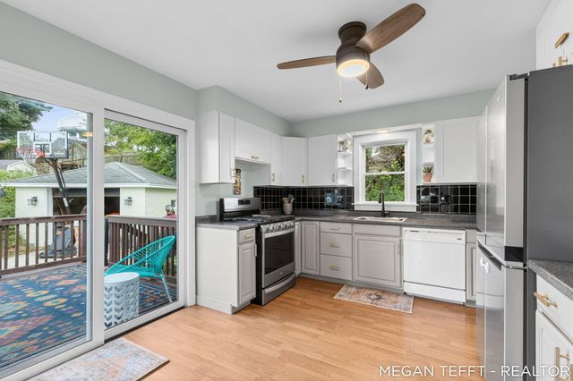 1074 Washtenaw Drive NE, Grand Rapids, MI 49505