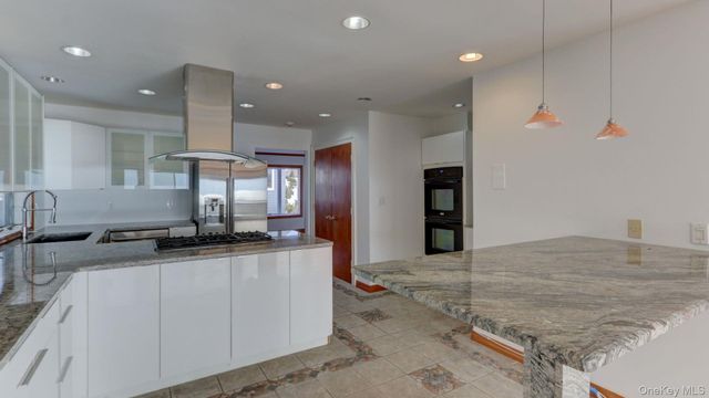 3 Oceanview Court, Long Beach, NY 11561