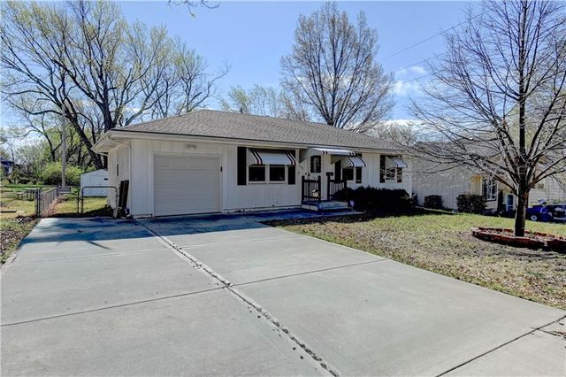 11003 Herrick Avenue, Kansas City, MO 64134