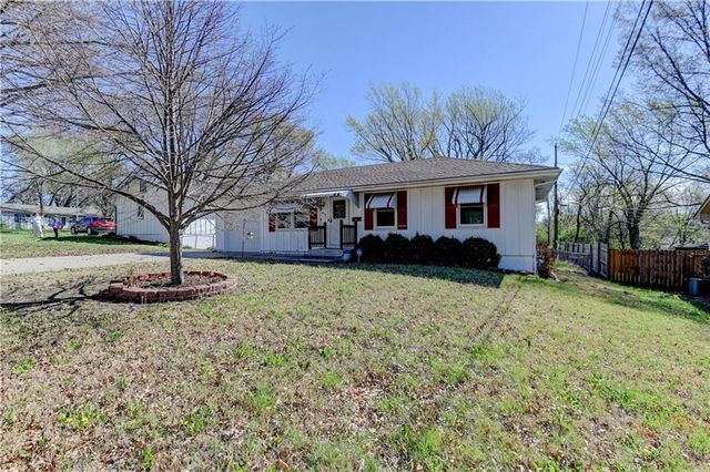 11003 Herrick Avenue, Kansas City, MO 64134