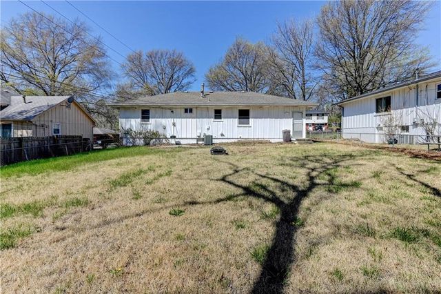 11003 Herrick Avenue, Kansas City, MO 64134