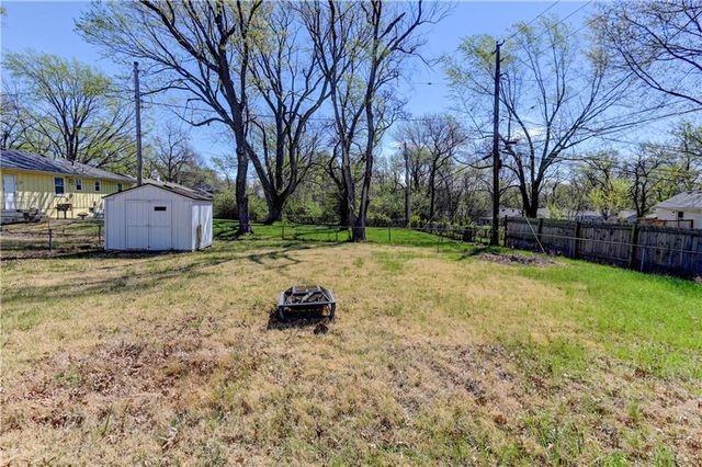 11003 Herrick Avenue, Kansas City, MO 64134