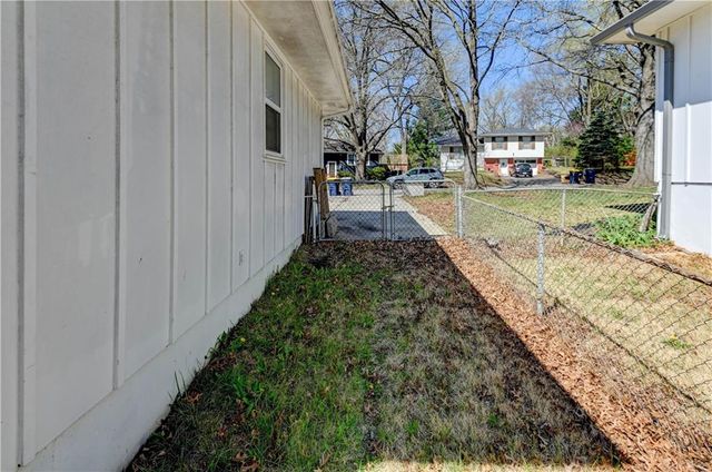 11003 Herrick Avenue, Kansas City, MO 64134