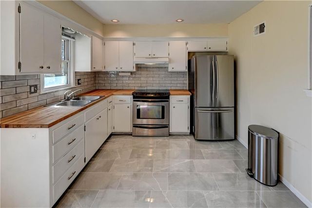 11003 Herrick Avenue, Kansas City, MO 64134