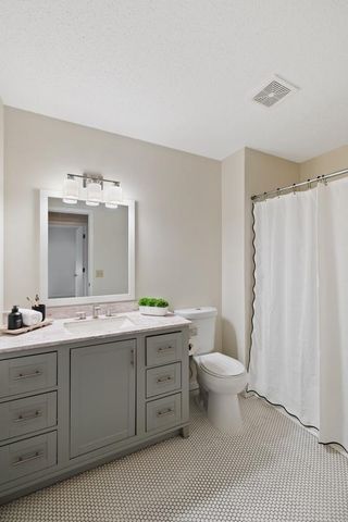 9925 Russell Avenue N 9, Brooklyn Park, MN 55444